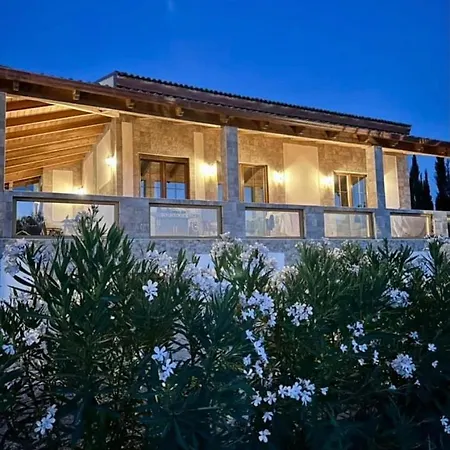 Eden Apartment *